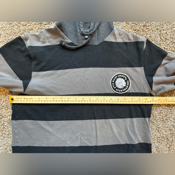 The Hundreds hooded long sleeve shirt “Too many Chiefs” patch - Picture 4 of 8